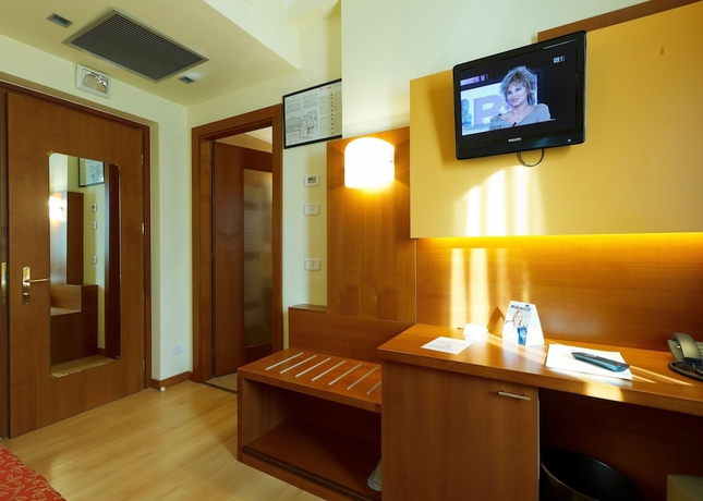 Imagen de la habitación del Hotel Villa Delle Rose, Aeropuerto de Milán-Malpensa. Foto 10