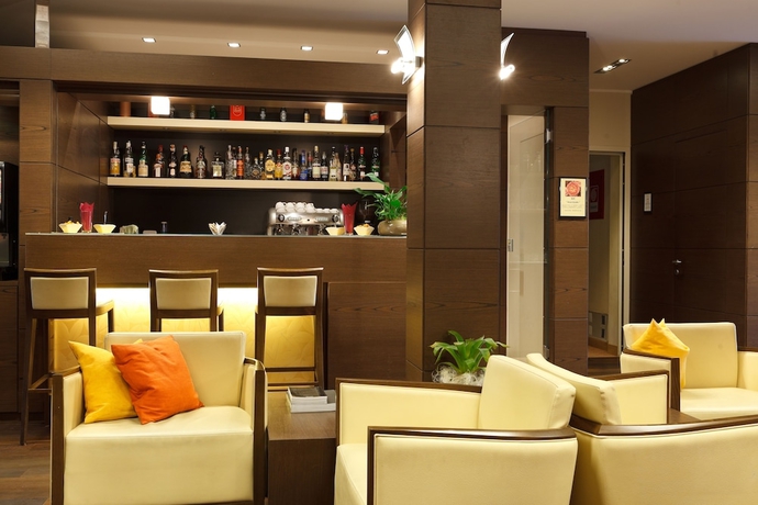 Imagen del bar/restaurante del Hotel Villa Delle Rose, Aeropuerto de Milán-Malpensa. Foto 2