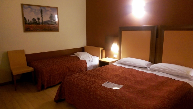 Imagen de la habitación del Hotel Villa Delle Rose, Aeropuerto de Milán-Malpensa. Foto 18