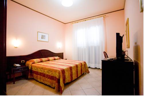 Imagen de la habitación del Hotel Villa Delle Rose, ORISTANO. Foto 4