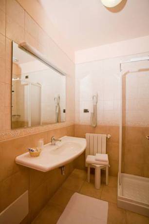 Imagen de la habitación del Hotel Villa Delle Rose, ORISTANO. Foto 5