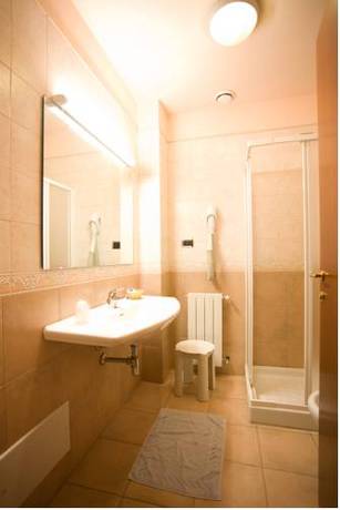 Imagen de la habitación del Hotel Villa Delle Rose, ORISTANO. Foto 8