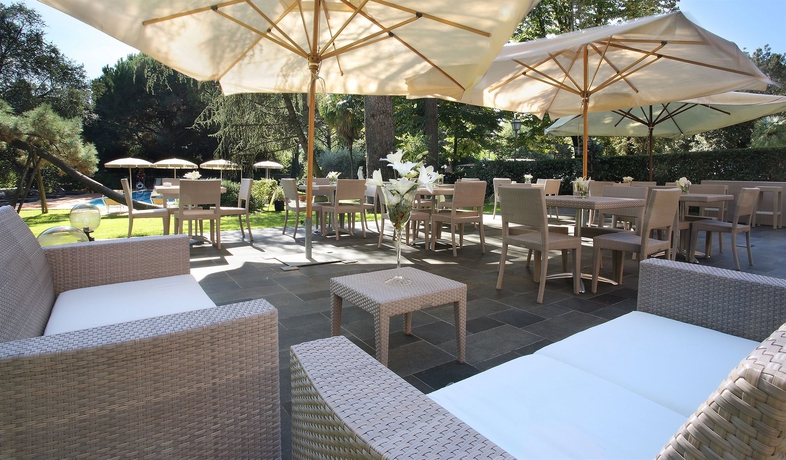 Imagen de la piscina del Hotel Villa Delle Rose, Pescia. Foto 16