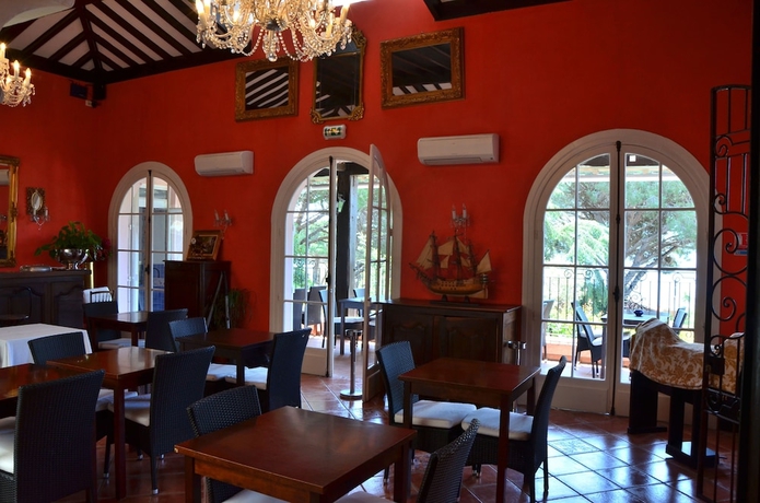 Imagen del bar/restaurante del Hotel Villa Des Anges. Foto 2