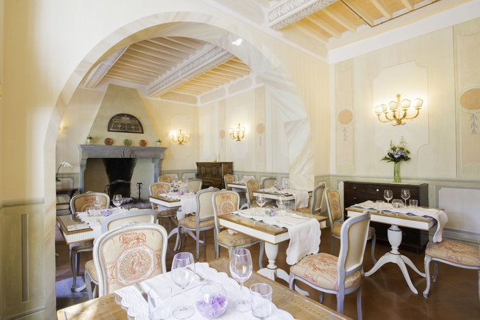 Imagen del bar/restaurante del Hotel Villa Di Piazzano - Small Luxury Of The World. Foto 4