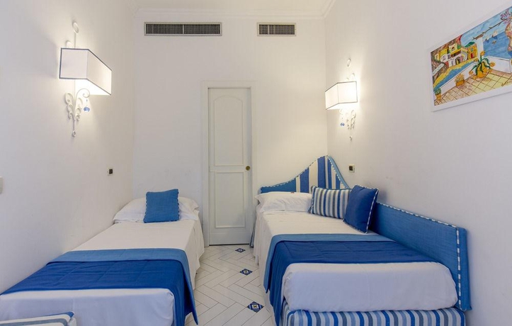 Imagen general del Hotel Villa Di Sorrento. Foto 9