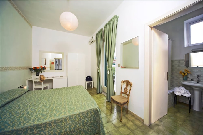 Imagen de la habitación del Hotel Villa Diana, Ischia. Foto 5