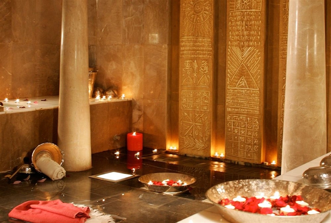 Imagen de la piscina del Hotel Villa Didon. Foto 6