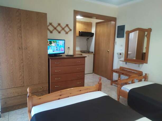 Imagen general del Hotel Villa Dimitris. Foto 10