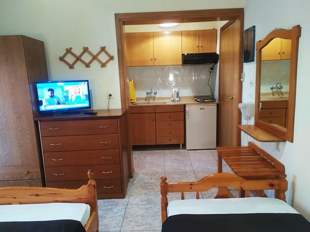 Imagen general del Hotel Villa Dimitris. Foto 12