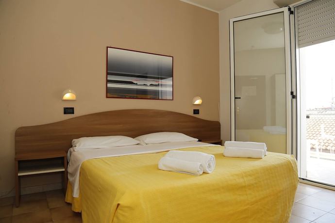 Imagen de la habitación del Hotel Villa Dina. Foto 7