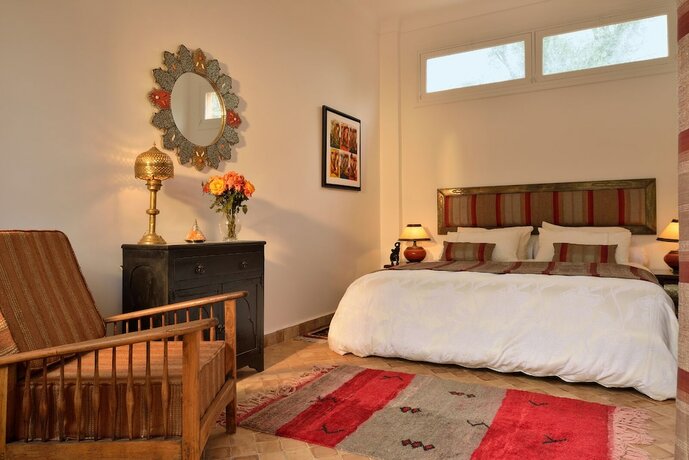 Imagen de la habitación del Hotel Villa Dinari. Foto 13