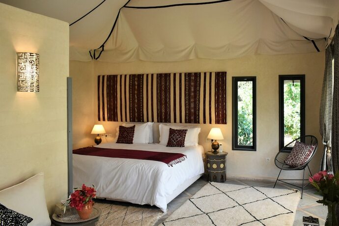Imagen de la habitación del Hotel Villa Dinari. Foto 15