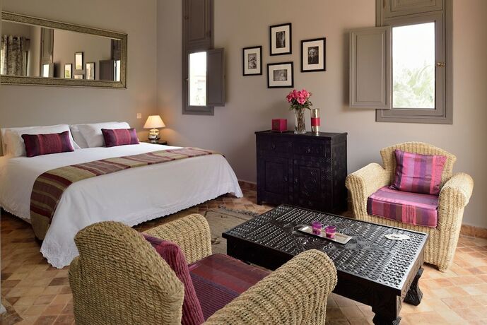 Imagen de la habitación del Hotel Villa Dinari. Foto 17