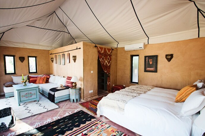 Imagen de la habitación del Hotel Villa Dinari. Foto 20