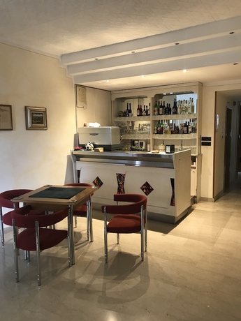 Imagen del bar/restaurante del Hotel Villa Dionori. Foto 8