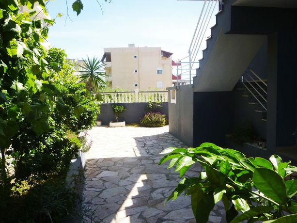 Imagen del bar/restaurante del Hotel Villa Doka. Foto 3