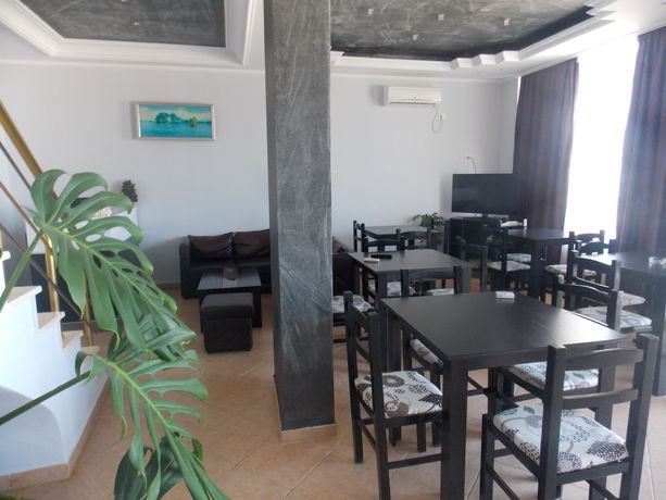 Imagen de los exteriores del Hotel Villa Doka. Foto 15