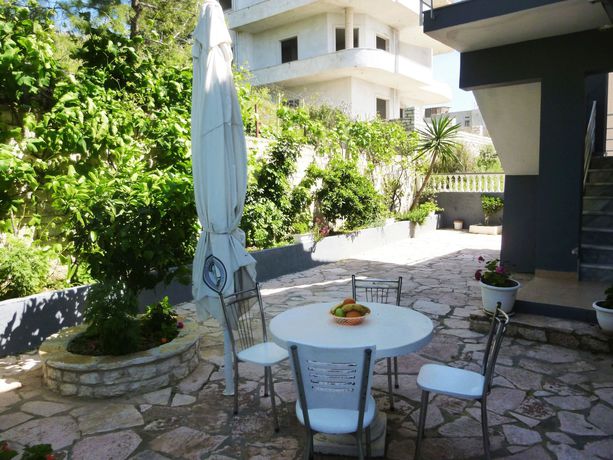 Imagen de los exteriores del Hotel Villa Doka. Foto 16