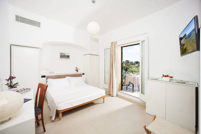 Imagen de la habitación del Hotel Villa Domizia. Foto 9