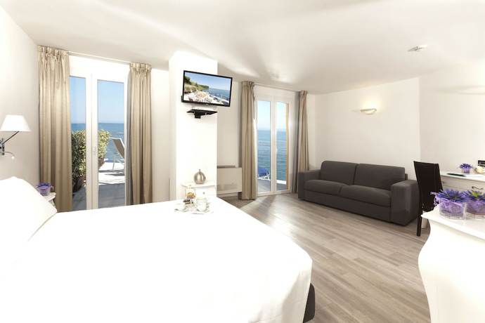 Imagen de la habitación del Hotel Villa Domizia. Foto 16