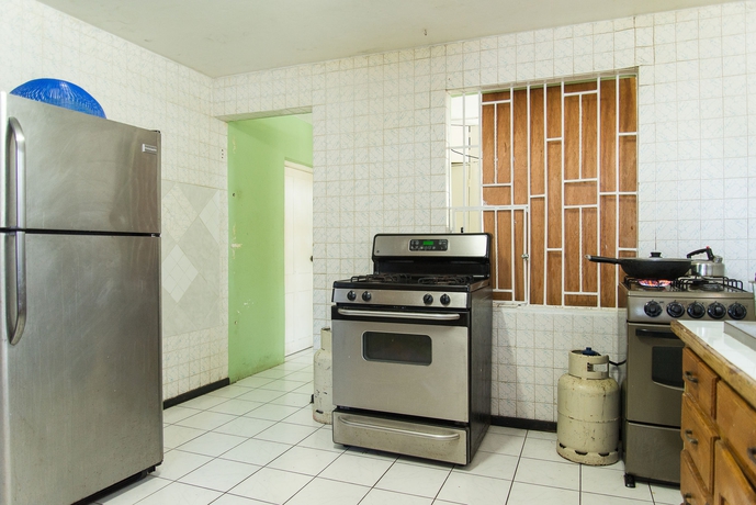 Imagen del bar/restaurante del Hotel Villa Donna Inn. Foto 2