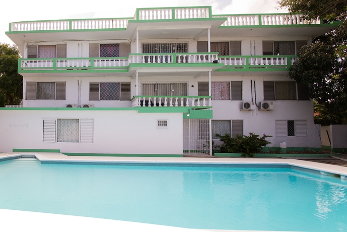 Imagen de la piscina del Hotel Villa Donna Inn. Foto 16