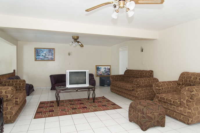 Imagen de los interiores del Hotel Villa Donna Inn. Foto 14