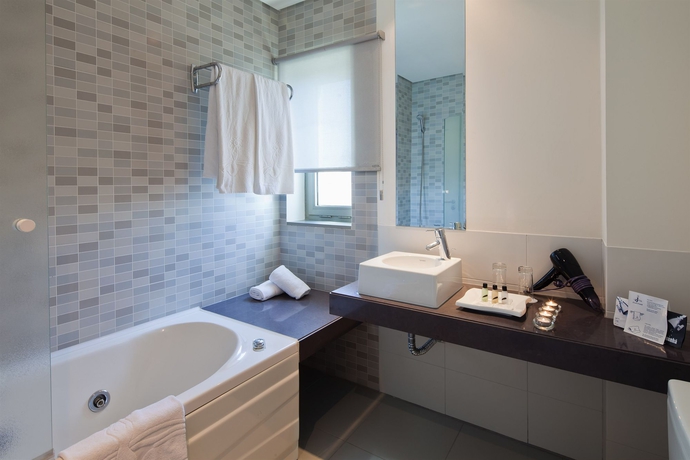 Imagen de la habitación del Hotel Villa Doris Suites. Foto 3