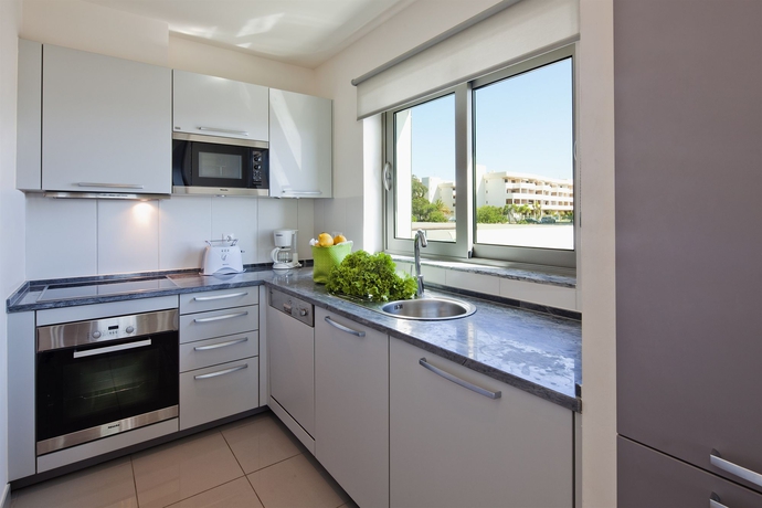 Imagen de la habitación del Hotel Villa Doris Suites. Foto 4
