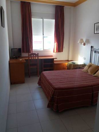 Imagen de la habitación del Hotel Villa Ducal Osuna. Foto 11