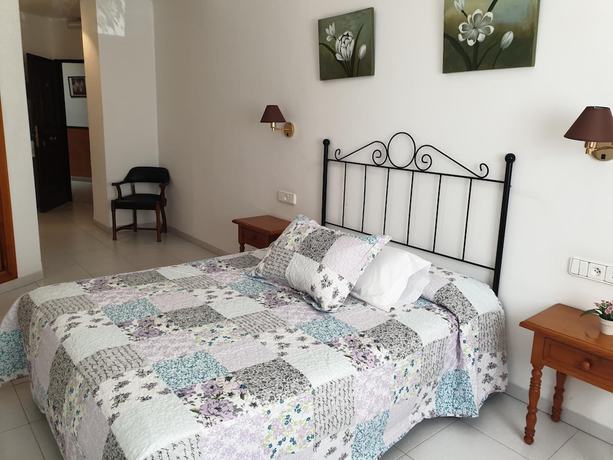 Imagen de la habitación del Hotel Villa Ducal Osuna. Foto 15