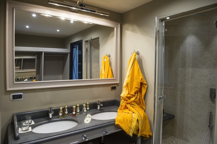 Imagen de la habitación del Hotel Villa Ducale. Foto 13