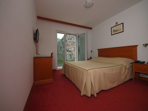 Imagen de la habitación del Hotel Villa Dvor. Foto 4