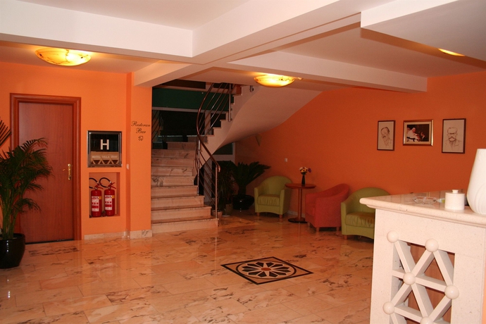 Imagen de los interiores del Hotel Villa Dvor. Foto 8