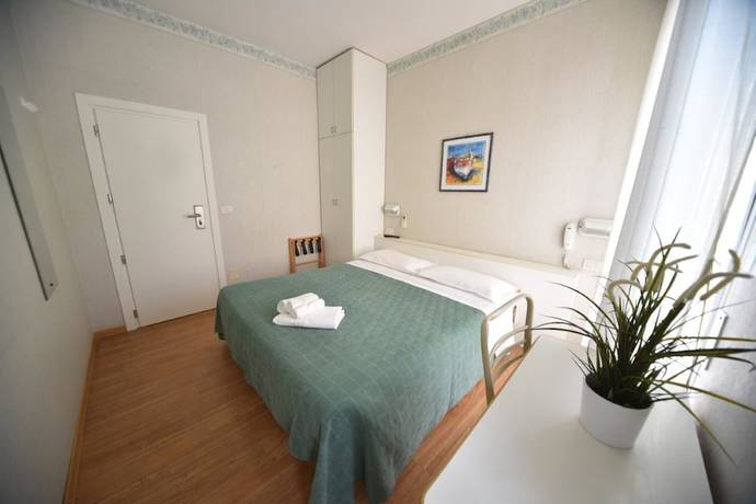 Imagen de la habitación del Hotel Villa Edda. Foto 9