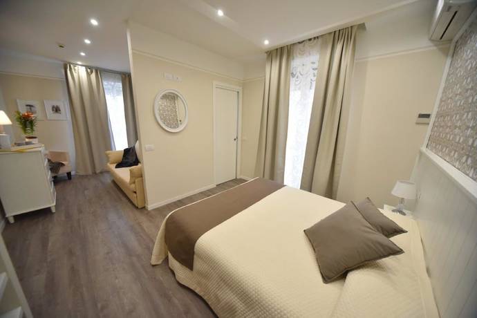 Imagen de la habitación del Hotel Villa Edda. Foto 14
