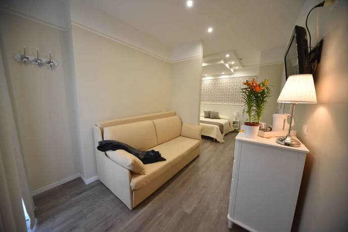 Imagen de la habitación del Hotel Villa Edda. Foto 15