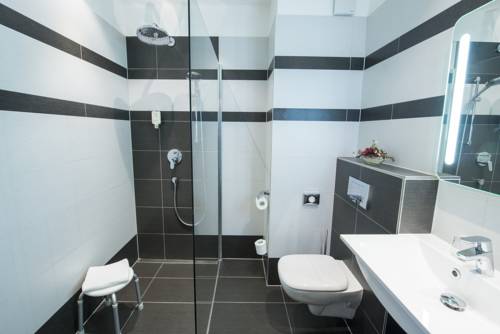 Imagen de la habitación del Hotel Villa Eden. Foto 14