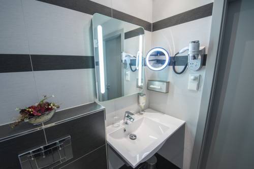 Imagen de la habitación del Hotel Villa Eden. Foto 15