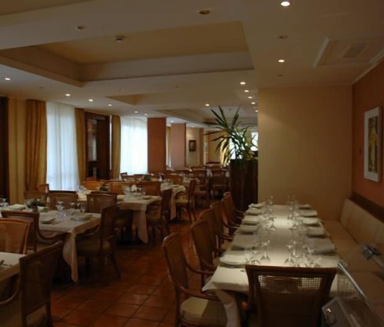 Imagen del bar/restaurante del Hotel Villa Eden, San Giovanni Rotondo. Foto 8