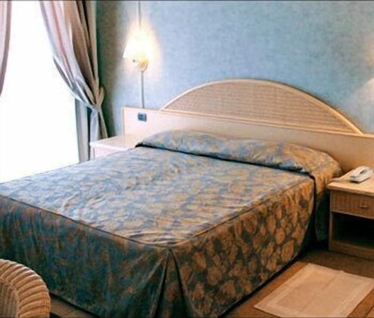 Imagen de la habitación del Hotel Villa Eden, San Giovanni Rotondo. Foto 14