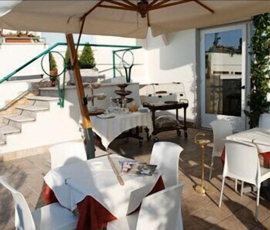 Imagen del bar/restaurante del Hotel Villa Eden, San Giovanni Rotondo. Foto 12