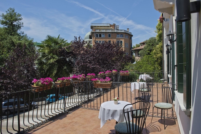 Imagen de los exteriores del Hotel Villa Edera. Foto 11