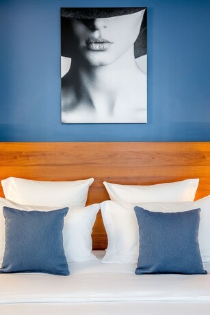 Imagen de la habitación del Hotel Villa Eiffel Mademoiselle. Foto 16