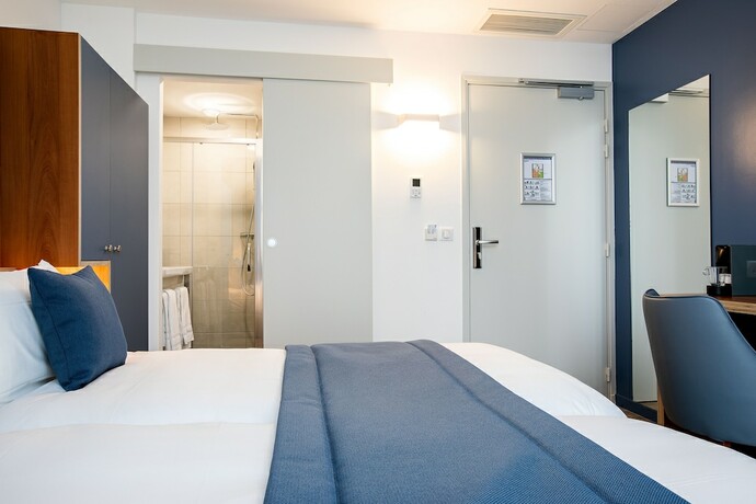 Imagen de la habitación del Hotel Villa Eiffel Mademoiselle. Foto 19