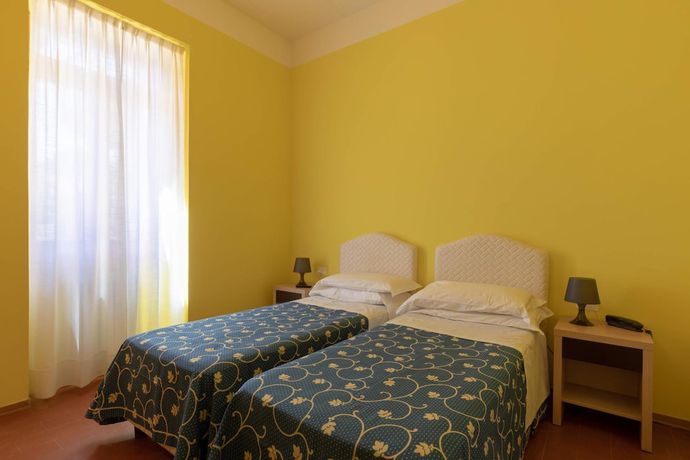 Imagen de la habitación del Hotel Villa Elda. Foto 2