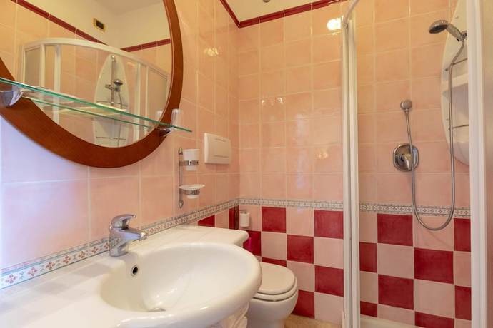 Imagen de la habitación del Hotel Villa Elda. Foto 5