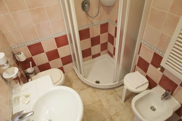 Imagen de la habitación del Hotel Villa Elda. Foto 6