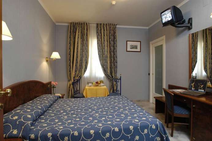 Imagen de la habitación del Hotel Villa Elda. Foto 10